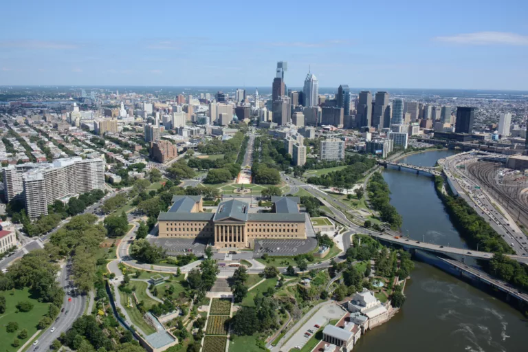 Aerial view of the Philadelphia Museum of Art and the downtown skyline beyond